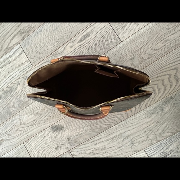 Louis Vuitton Alma PM - Picture 4 of 9